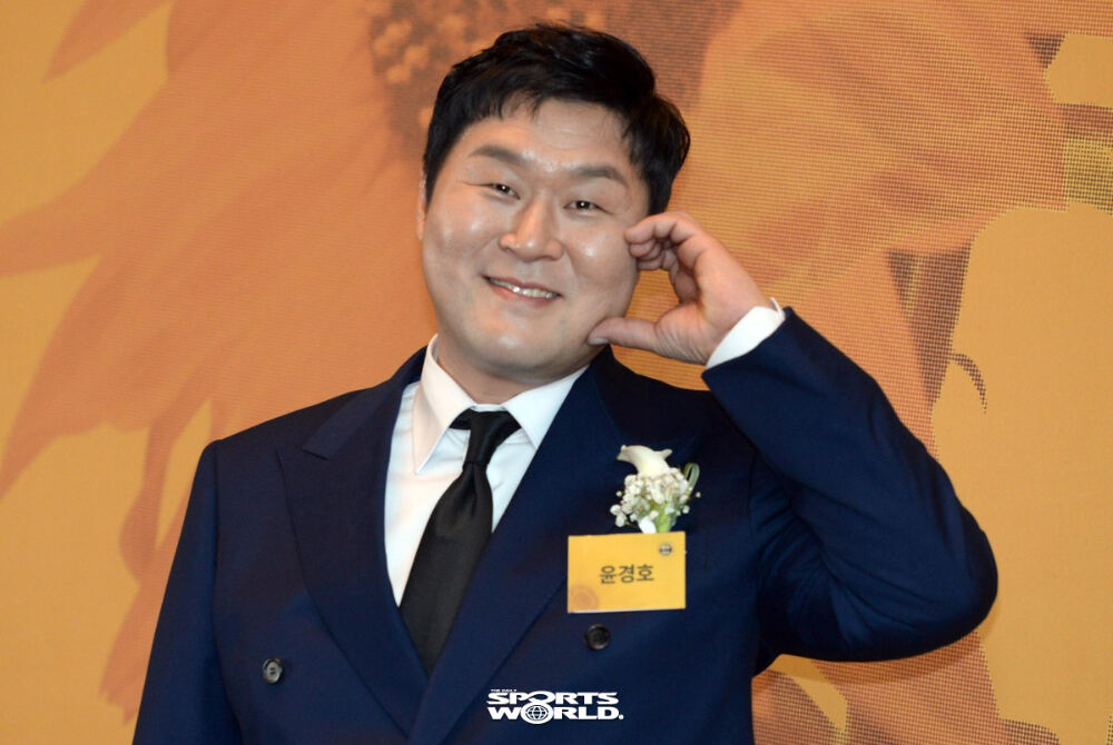 [SW포토] 배우 윤경호, 남자배우 신스틸러부문 대상 수상