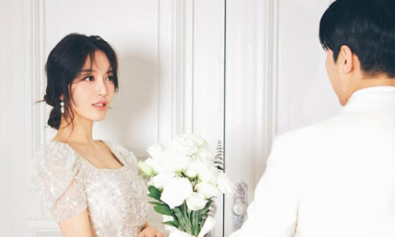 AOA 도화, 6월 결혼…훈남 예비신랑 공개