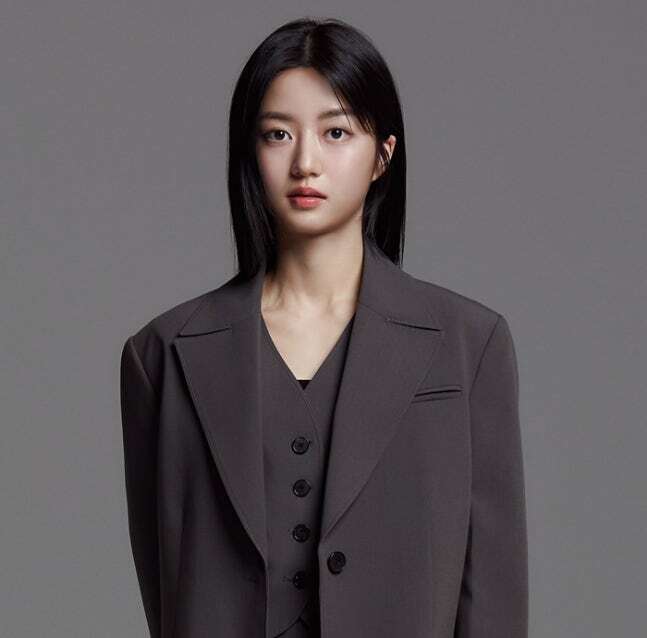 ‘펜트하우스’ 김현수, 무대 오른다…연극 ‘나의 아저씨’ 이지안 캐스팅