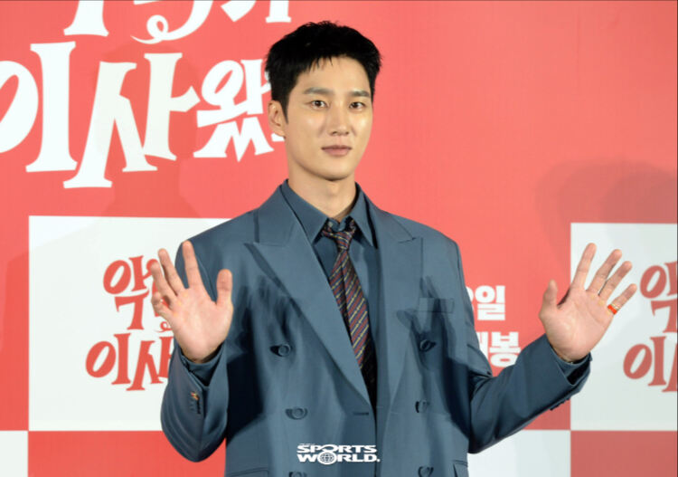 [SW포토] 안보현, 영화 '악마가 이사왔다' 임윤아와 완벽 호흡