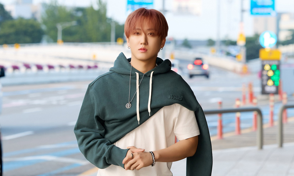 스타일리시한 공항 룩으로 팬心 사로잡은 창빈 
